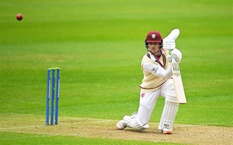 i's guide to the County Championship .